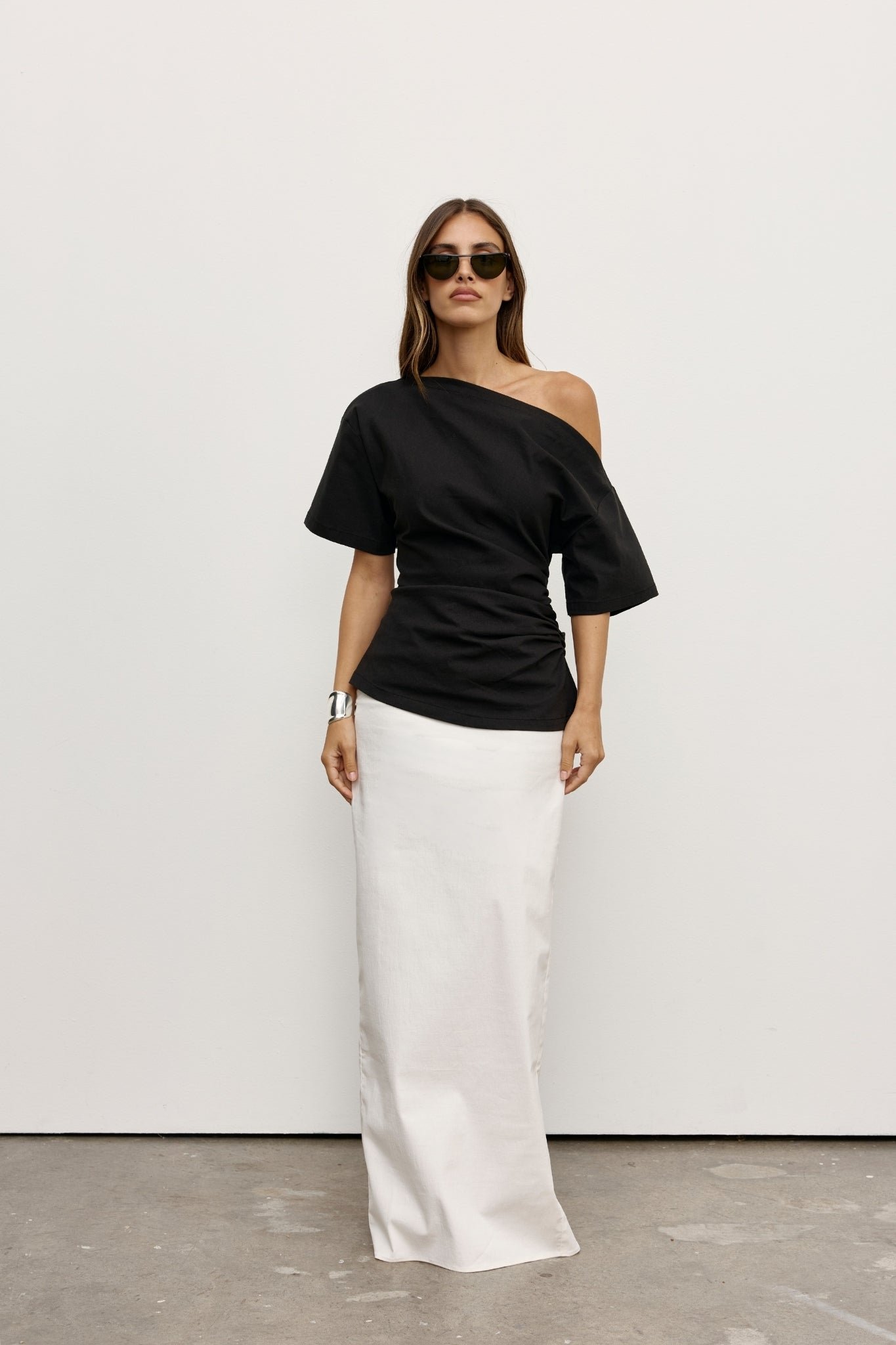 SUKI TOP - BLACK