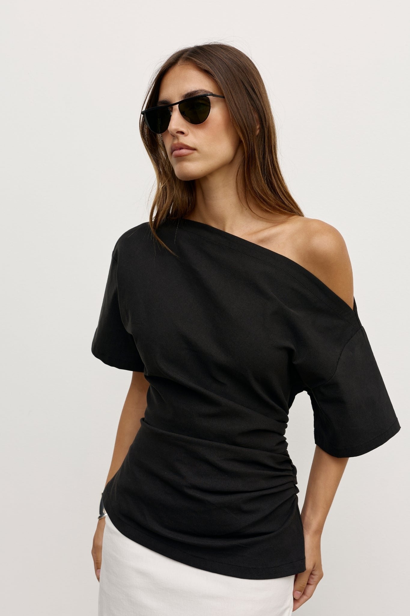 SUKI TOP - BLACK